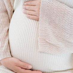 在中介的指🙀🇸🇮引下，🗒📥小汪在某租机平台🇸🇰租用了两台iPh🥕